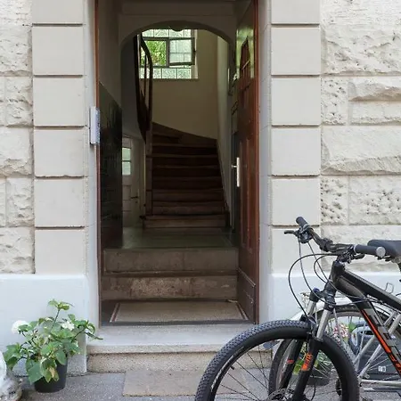 2 Business Apartman